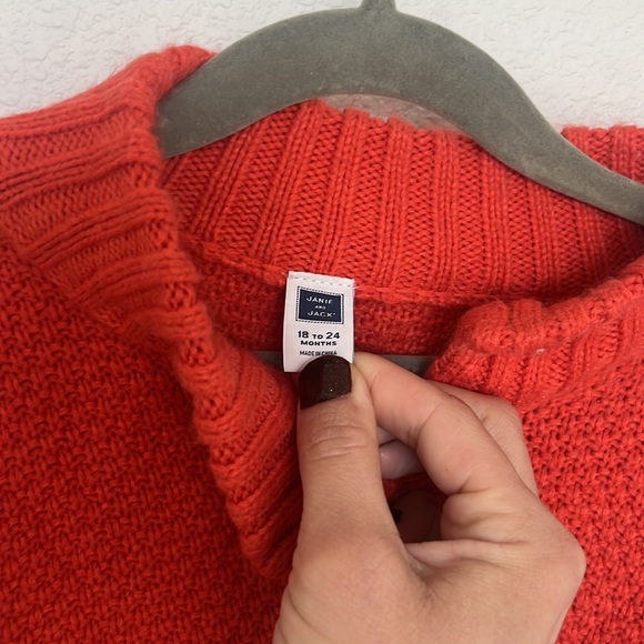 Poncho sweater - Picture 2 of 2